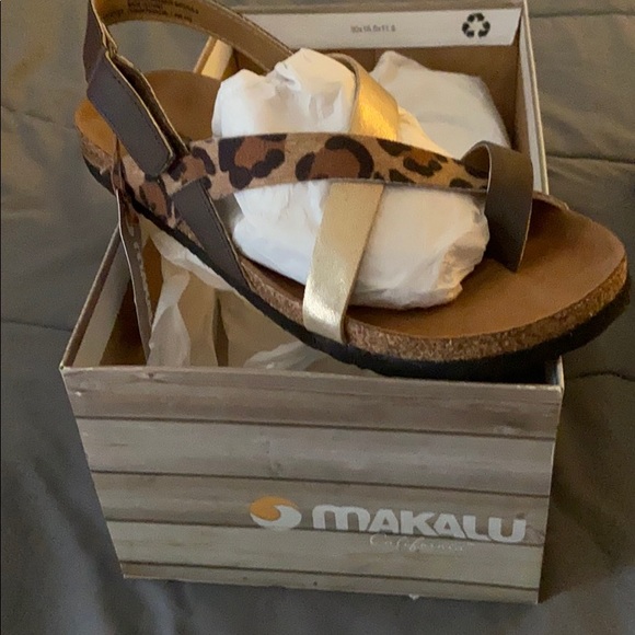 Sandals - Picture 2 of 3